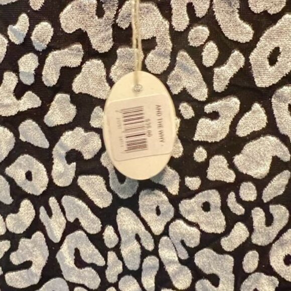 AndTheWhy Womens Leopard Print Short Sleeve Top - Picture 5 of 7